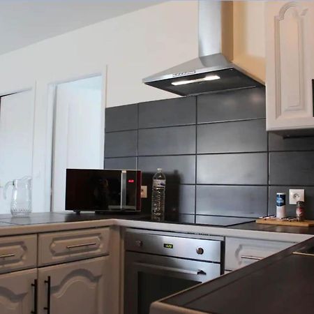 Appartement Avec Parking Gratuit Et Wifi Vierzon Exterior foto