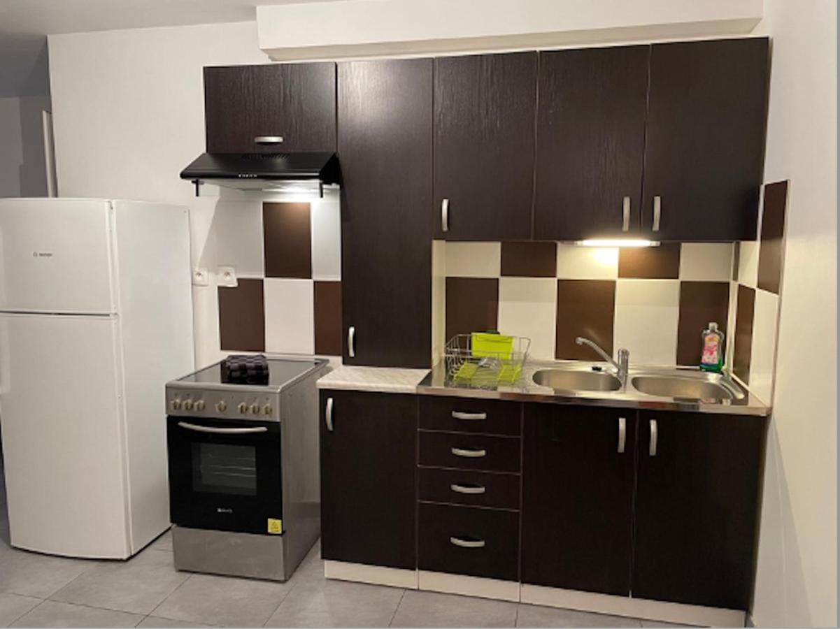Appartement Avec Parking Gratuit Et Wifi Vierzon Exterior foto